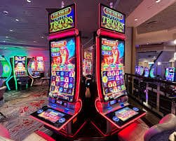 jlber live casino dealer streaming baccarat table in real time